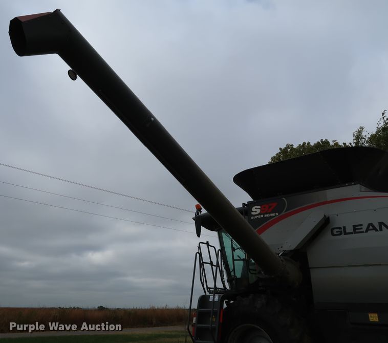 image for item DJ2411 2016 Gleaner S97 Super Series  combine