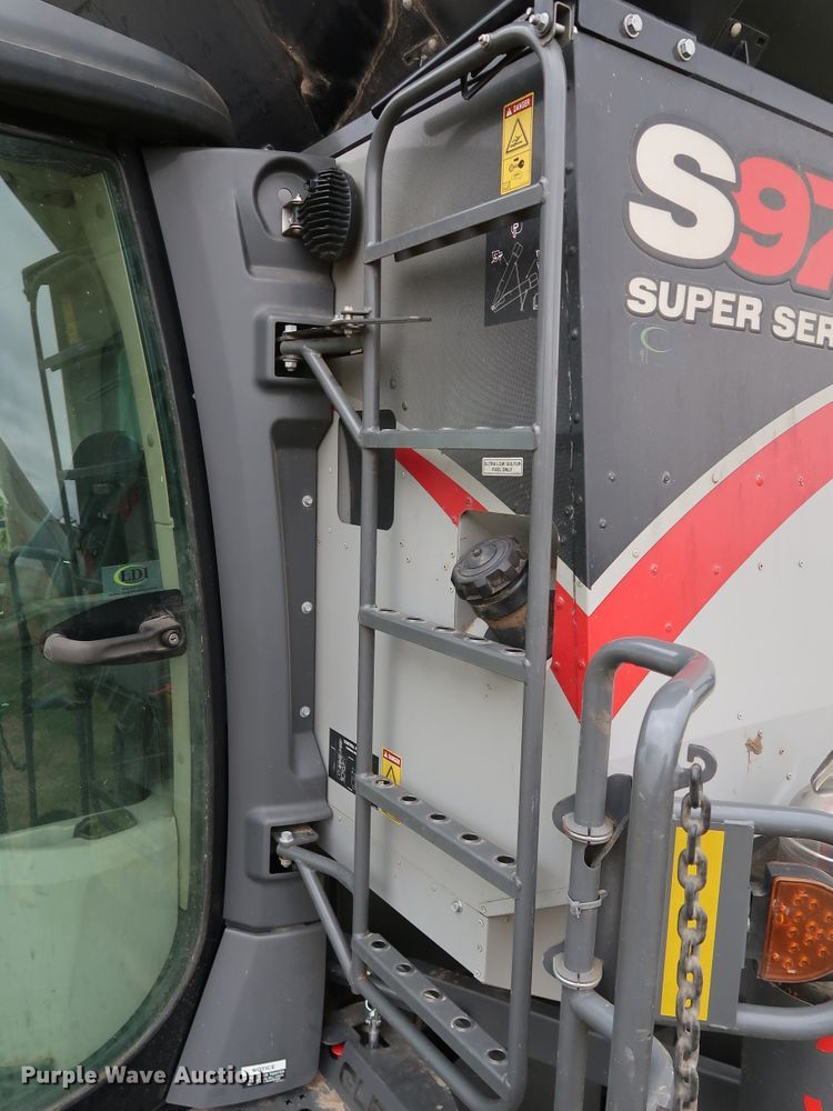 image for item DJ2411 2016 Gleaner S97 Super Series  combine