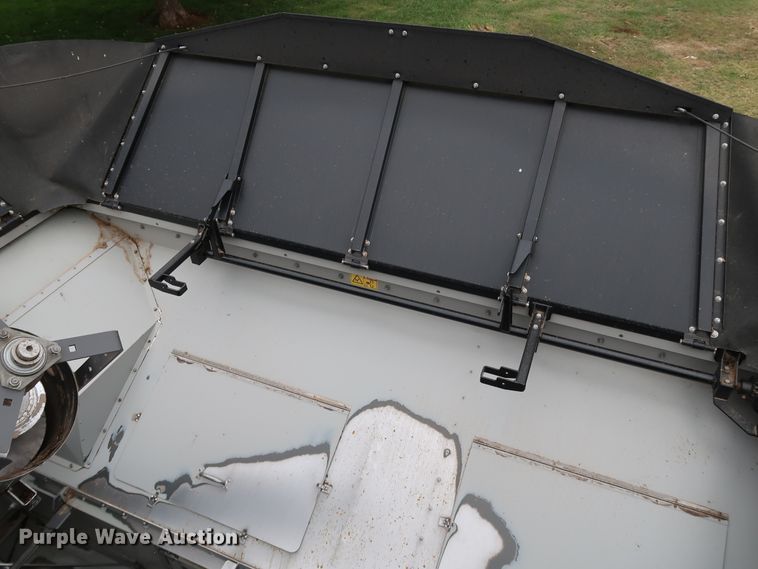 image for item DJ2411 2016 Gleaner S97 Super Series  combine