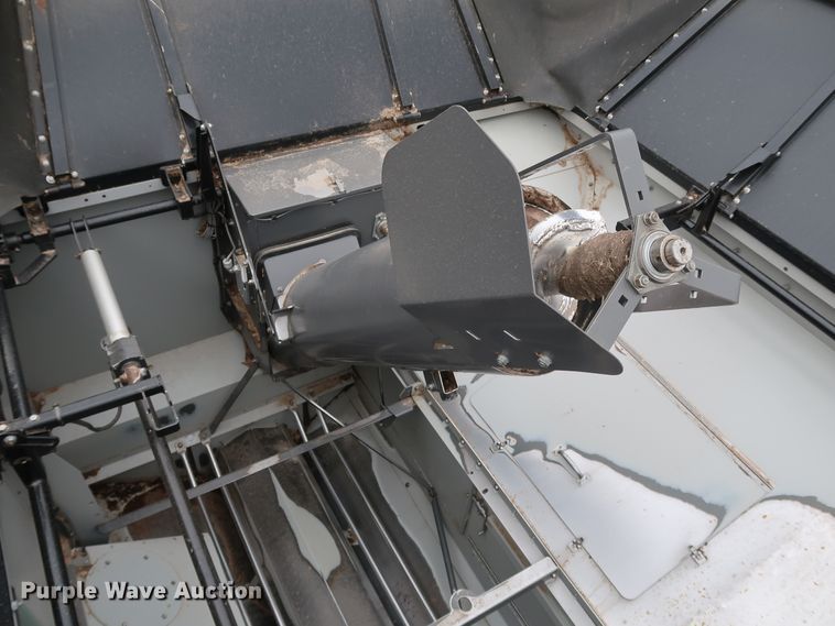 image for item DJ2411 2016 Gleaner S97 Super Series  combine