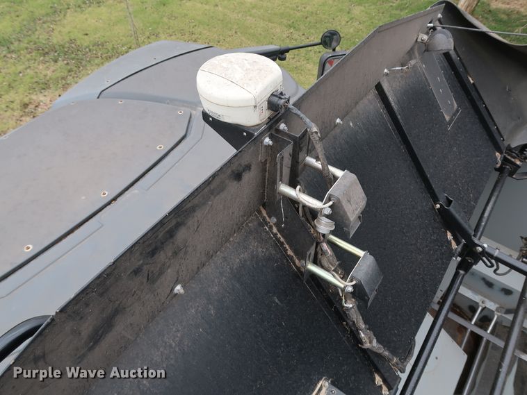 image for item DJ2411 2016 Gleaner S97 Super Series  combine