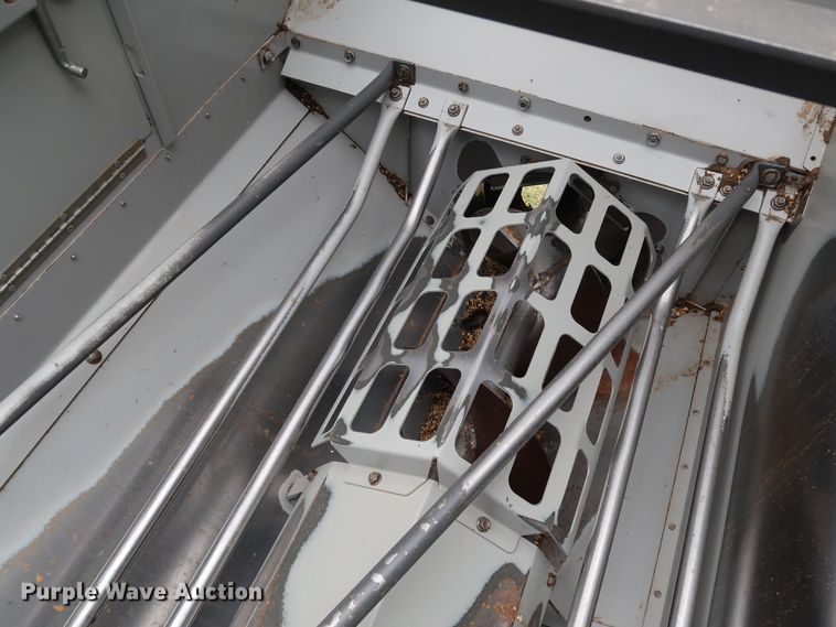 image for item DJ2411 2016 Gleaner S97 Super Series  combine