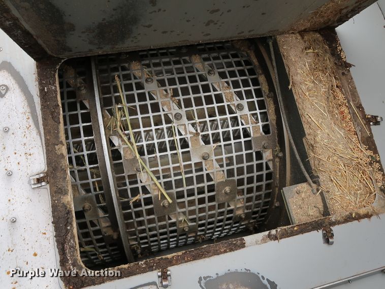 image for item DJ2411 2016 Gleaner S97 Super Series  combine