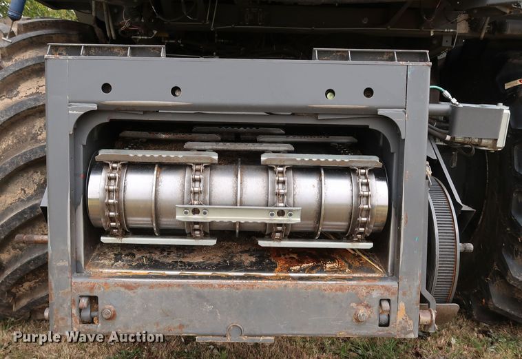 image for item DJ2411 2016 Gleaner S97 Super Series  combine