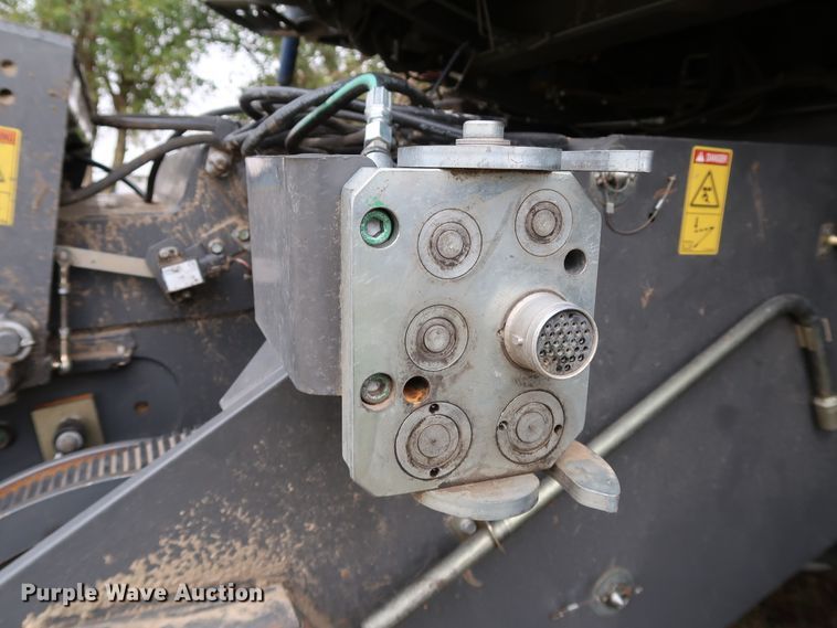 image for item DJ2411 2016 Gleaner S97 Super Series  combine