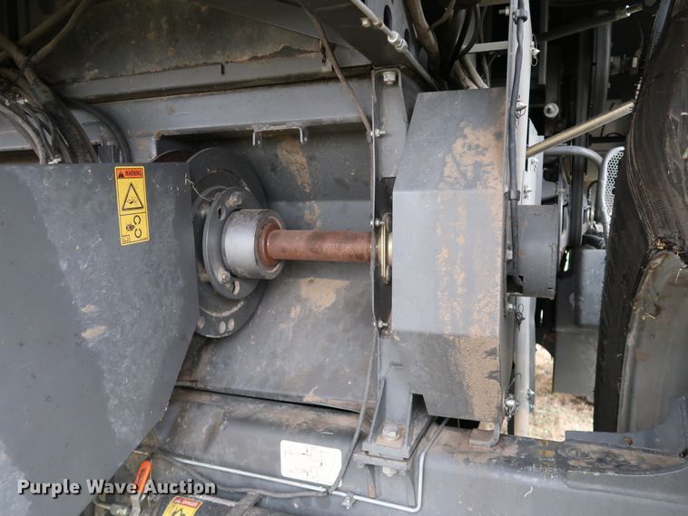 image for item DJ2411 2016 Gleaner S97 Super Series  combine