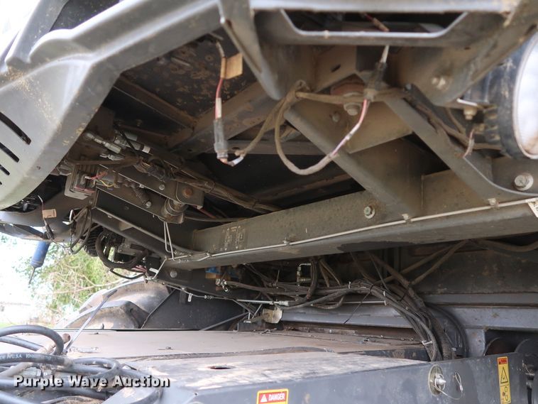 image for item DJ2411 2016 Gleaner S97 Super Series  combine