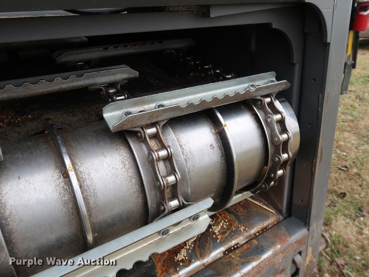 image for item DJ2411 2016 Gleaner S97 Super Series  combine