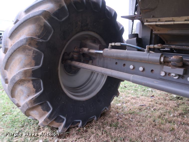 image for item DJ2411 2016 Gleaner S97 Super Series  combine