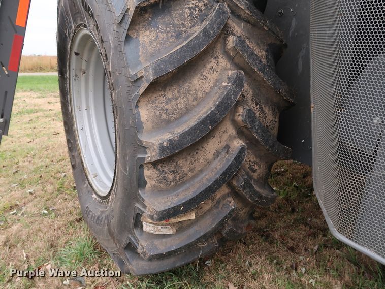 image for item DJ2411 2016 Gleaner S97 Super Series  combine