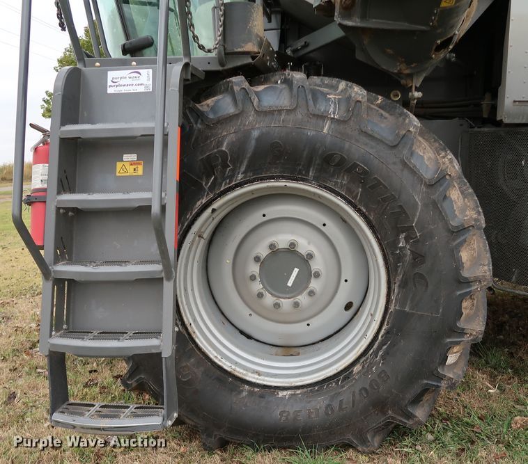 image for item DJ2411 2016 Gleaner S97 Super Series  combine