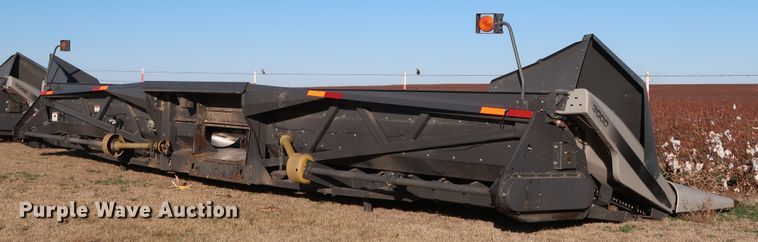image for item DJ2413 2014 Gleaner 3000 R12  corn head