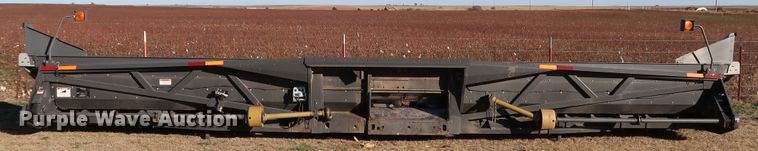 image for item DJ2413 2014 Gleaner 3000 R12  corn head