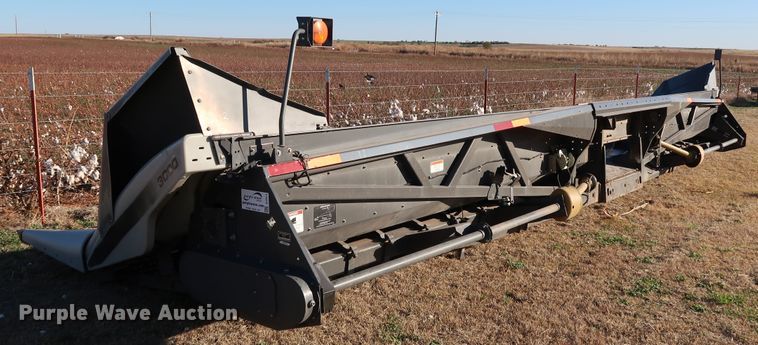 image for item DJ2413 2014 Gleaner 3000 R12  corn head