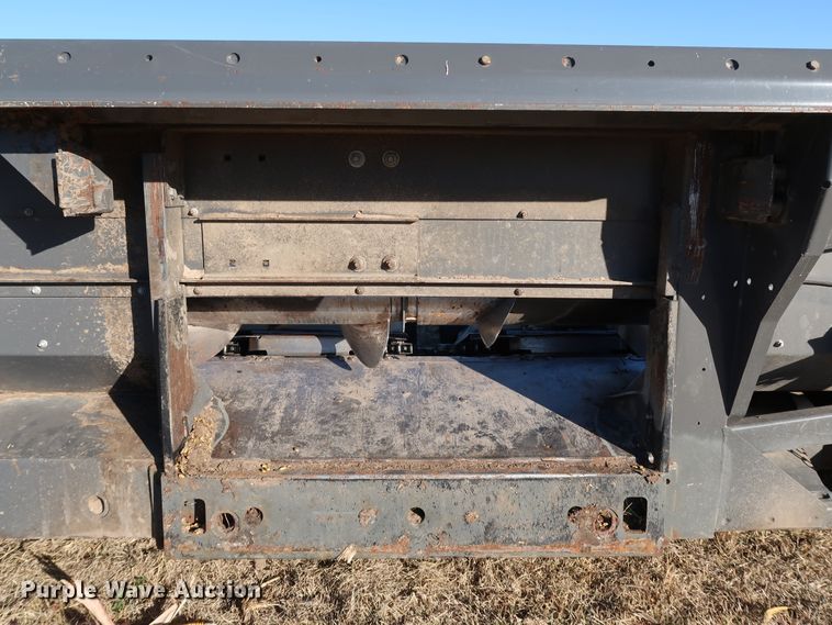 image for item DJ2413 2014 Gleaner 3000 R12  corn head