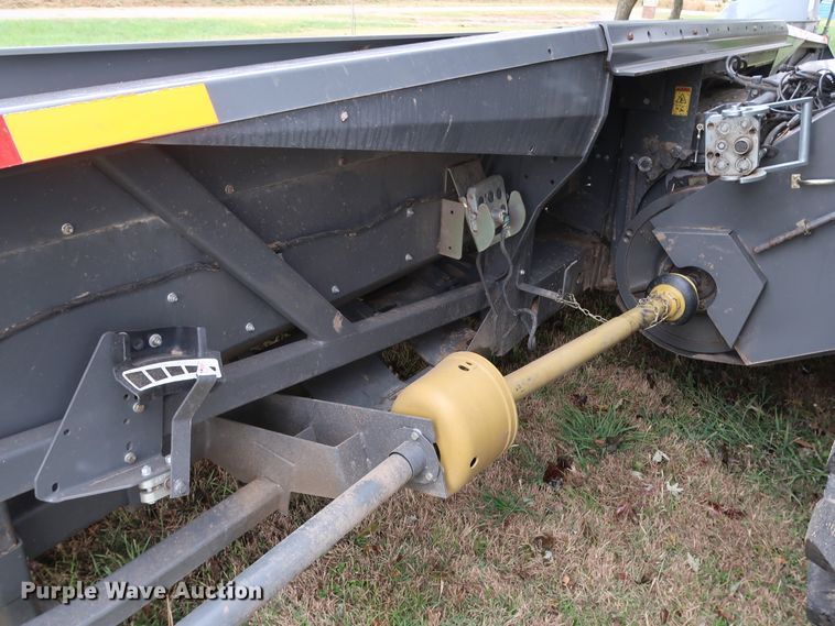 image for item DJ2413 2014 Gleaner 3000 R12  corn head