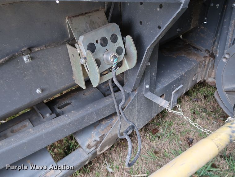 image for item DJ2413 2014 Gleaner 3000 R12  corn head