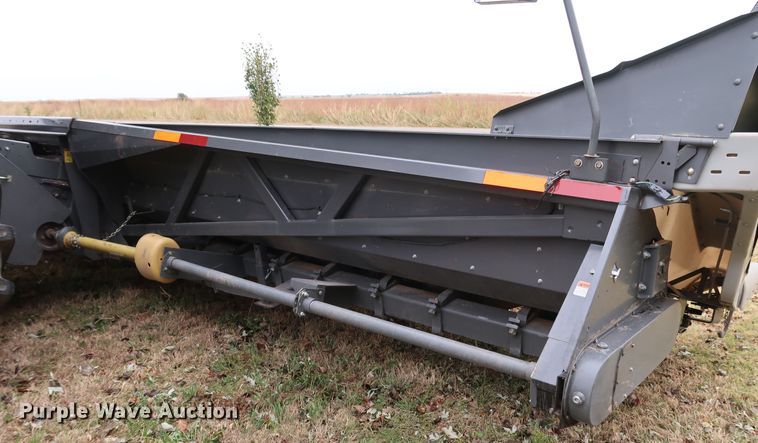 image for item DJ2413 2014 Gleaner 3000 R12  corn head