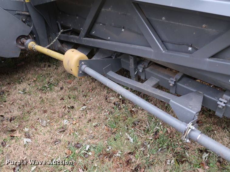 image for item DJ2413 2014 Gleaner 3000 R12  corn head