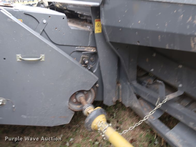 image for item DJ2413 2014 Gleaner 3000 R12  corn head