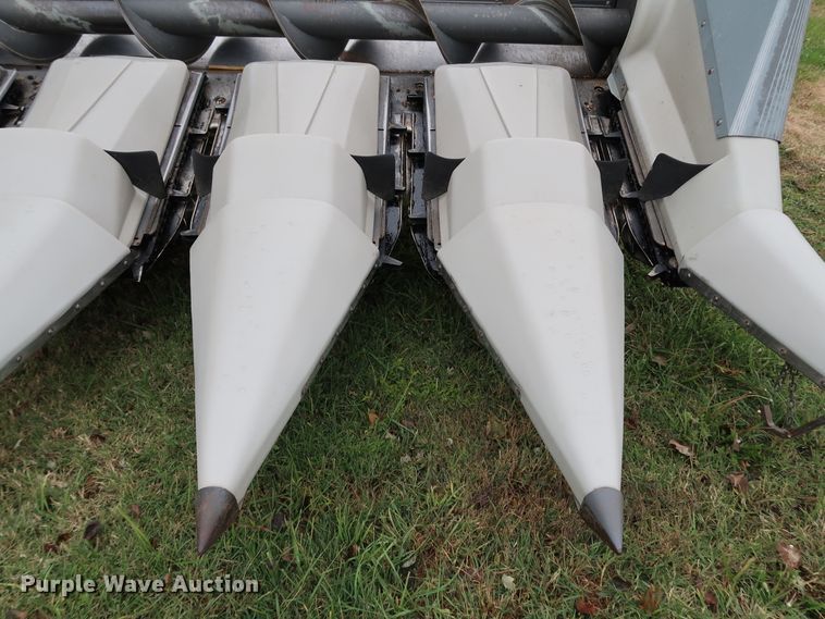 image for item DJ2413 2014 Gleaner 3000 R12  corn head