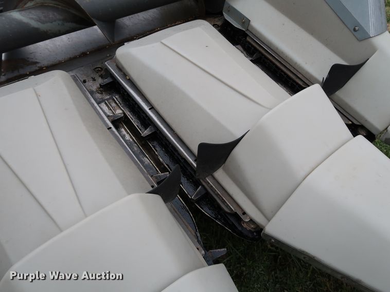 image for item DJ2413 2014 Gleaner 3000 R12  corn head