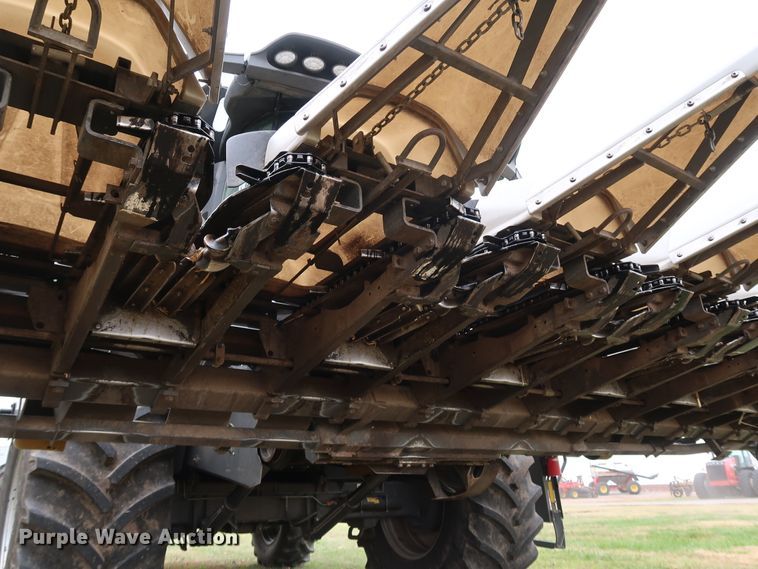 image for item DJ2413 2014 Gleaner 3000 R12  corn head