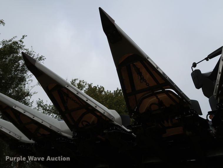 image for item DJ2413 2014 Gleaner 3000 R12  corn head