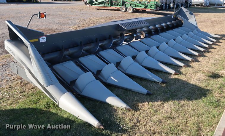 image for item DJ2414 2014 Gleaner 3000 R12  corn head
