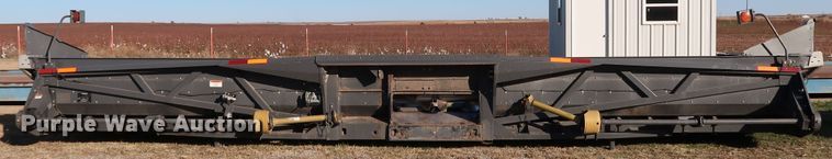 image for item DJ2414 2014 Gleaner 3000 R12  corn head