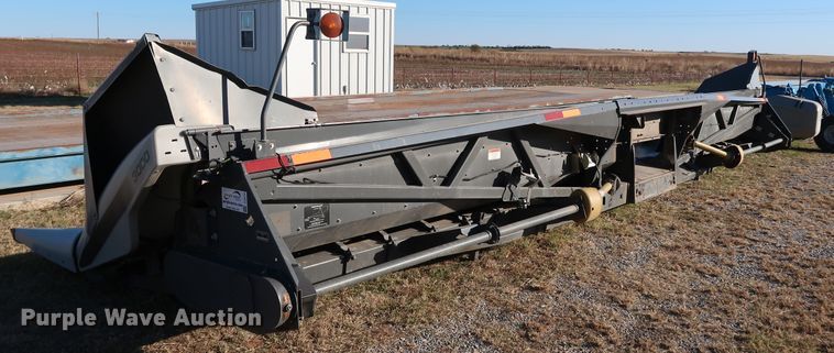 image for item DJ2414 2014 Gleaner 3000 R12  corn head
