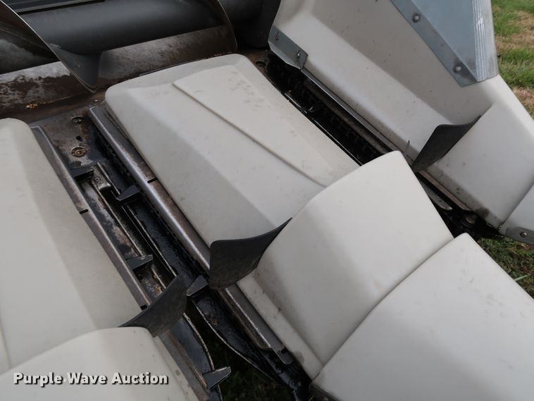 image for item DJ2414 2014 Gleaner 3000 R12  corn head