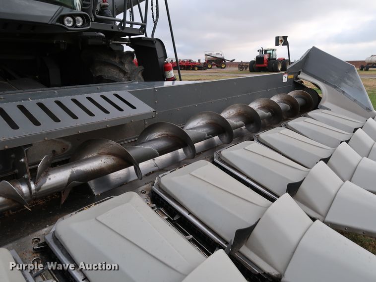 image for item DJ2414 2014 Gleaner 3000 R12  corn head
