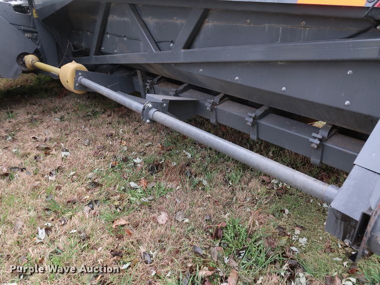 image for item DJ2414 2014 Gleaner 3000 R12  corn head