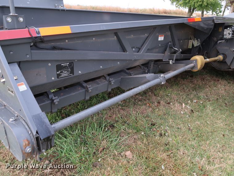 image for item DJ2414 2014 Gleaner 3000 R12  corn head