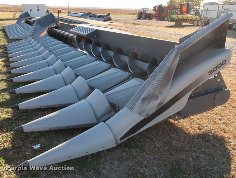 image for item DJ2415 2014 Gleaner 3000 R12  corn head