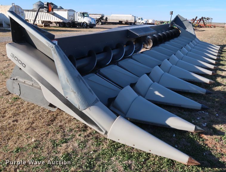 image for item DJ2415 2014 Gleaner 3000 R12  corn head