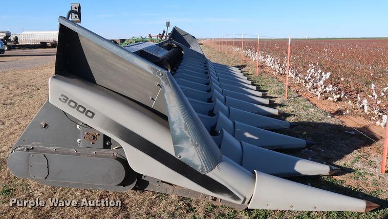 image for item DJ2415 2014 Gleaner 3000 R12  corn head