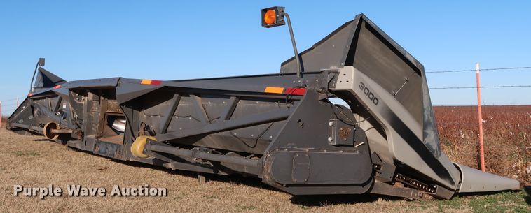 image for item DJ2415 2014 Gleaner 3000 R12  corn head