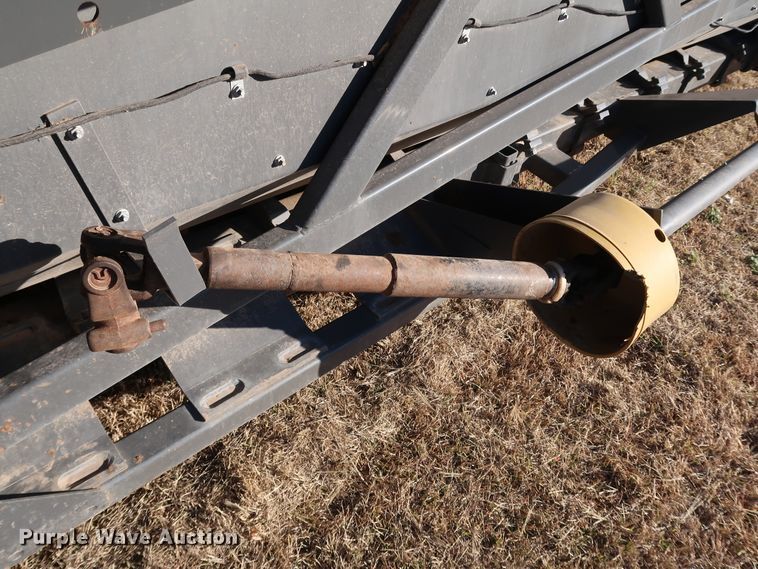 image for item DJ2415 2014 Gleaner 3000 R12  corn head