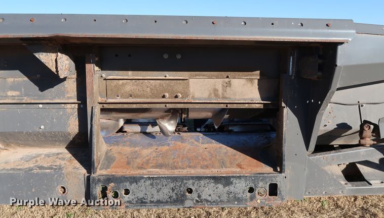 image for item DJ2415 2014 Gleaner 3000 R12  corn head