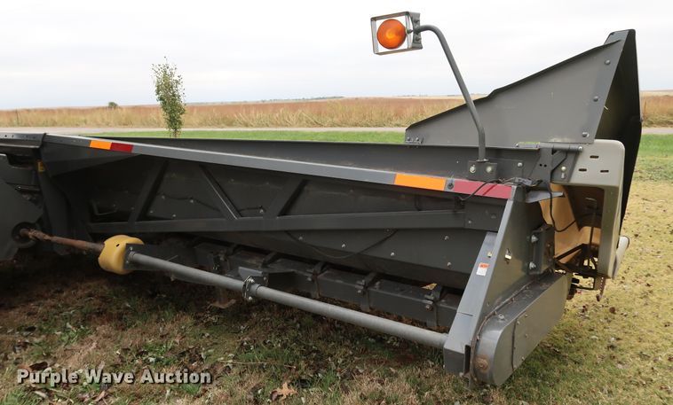 image for item DJ2415 2014 Gleaner 3000 R12  corn head