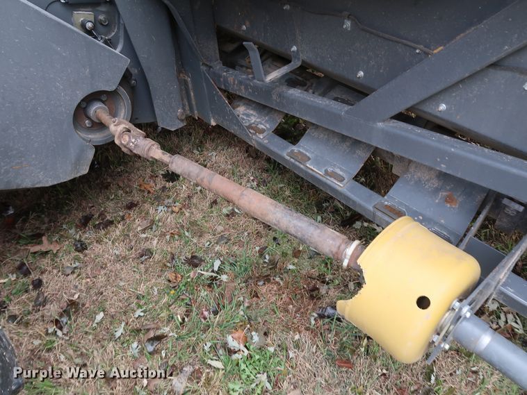 image for item DJ2415 2014 Gleaner 3000 R12  corn head