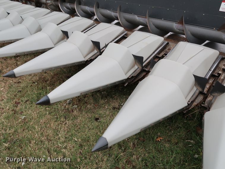 image for item DJ2415 2014 Gleaner 3000 R12  corn head