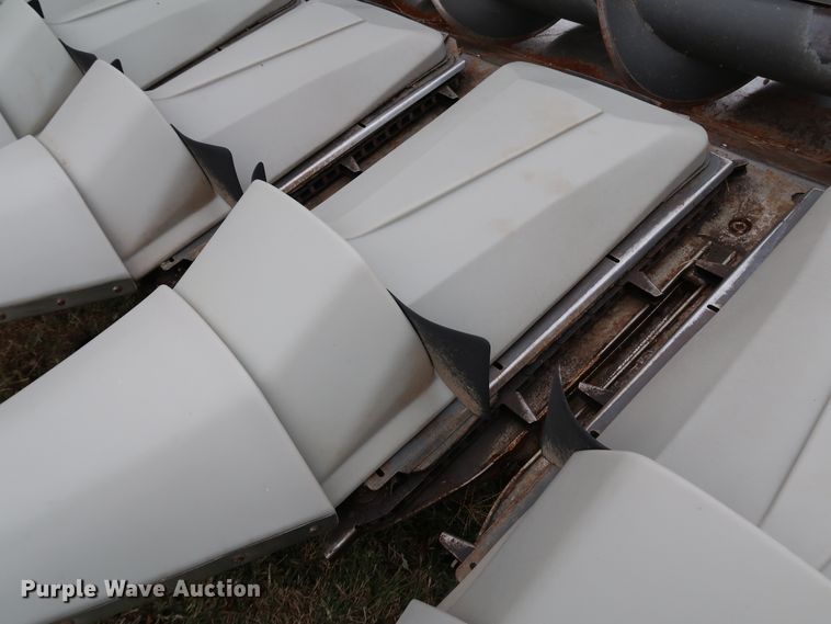 image for item DJ2415 2014 Gleaner 3000 R12  corn head