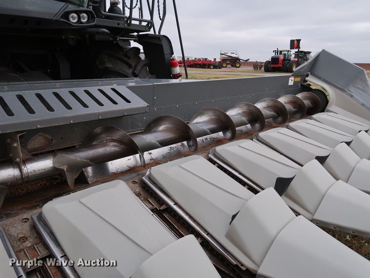 image for item DJ2415 2014 Gleaner 3000 R12  corn head