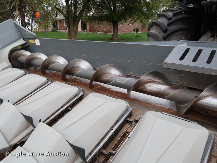 image for item DJ2415 2014 Gleaner 3000 R12  corn head