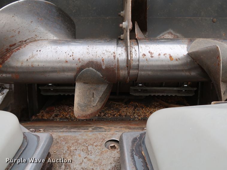 image for item DJ2415 2014 Gleaner 3000 R12  corn head