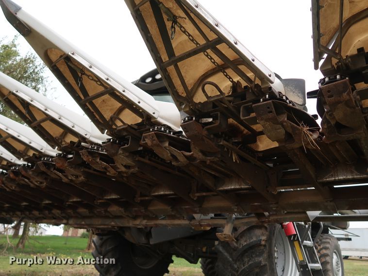image for item DJ2415 2014 Gleaner 3000 R12  corn head