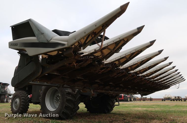 image for item DJ2415 2014 Gleaner 3000 R12  corn head